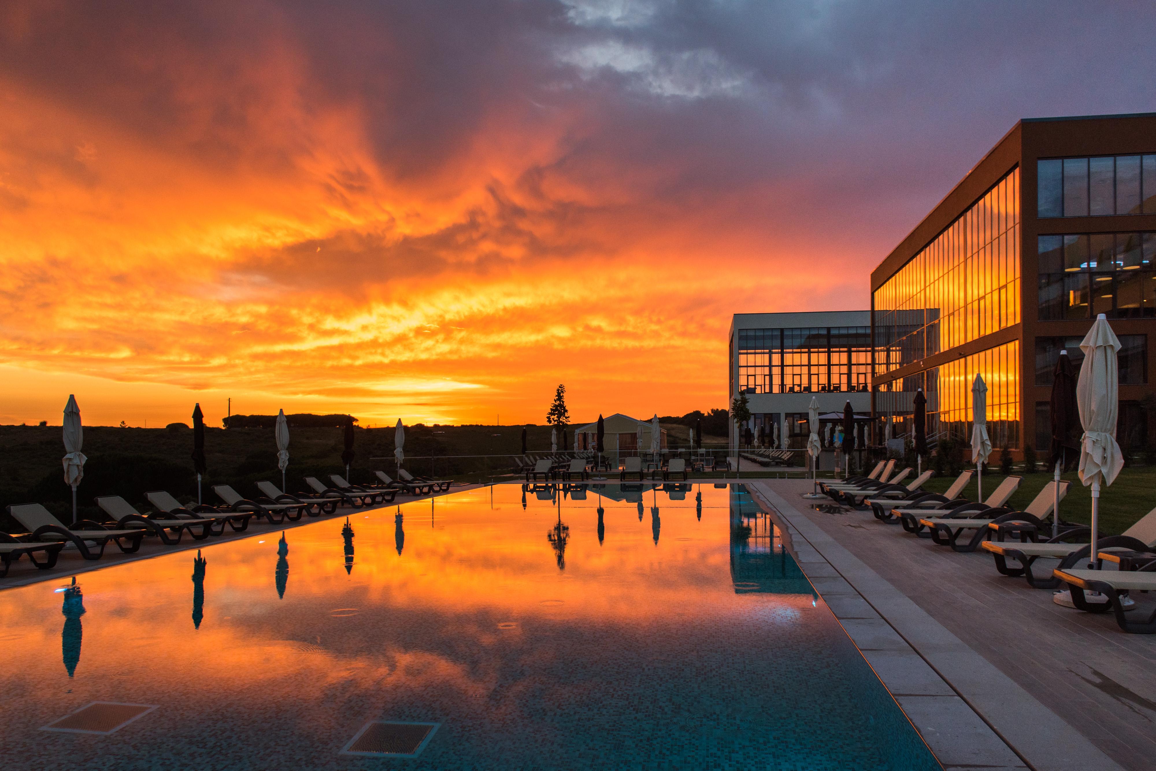 Vila Gale Sintra Esterno foto Sunset at the Hotel