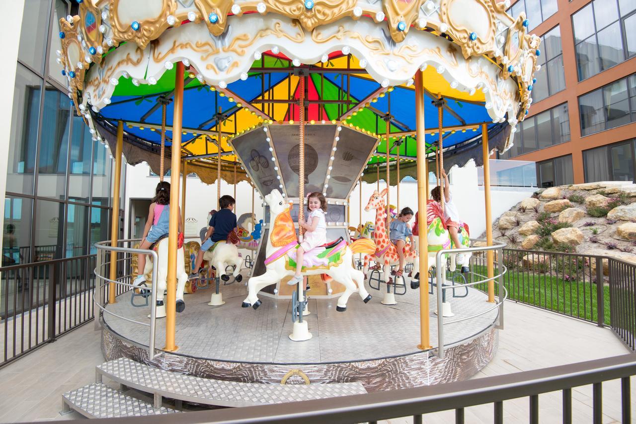 Vila Gale Sintra Esterno foto Carousel at the Children's Museum of Oak Ridge