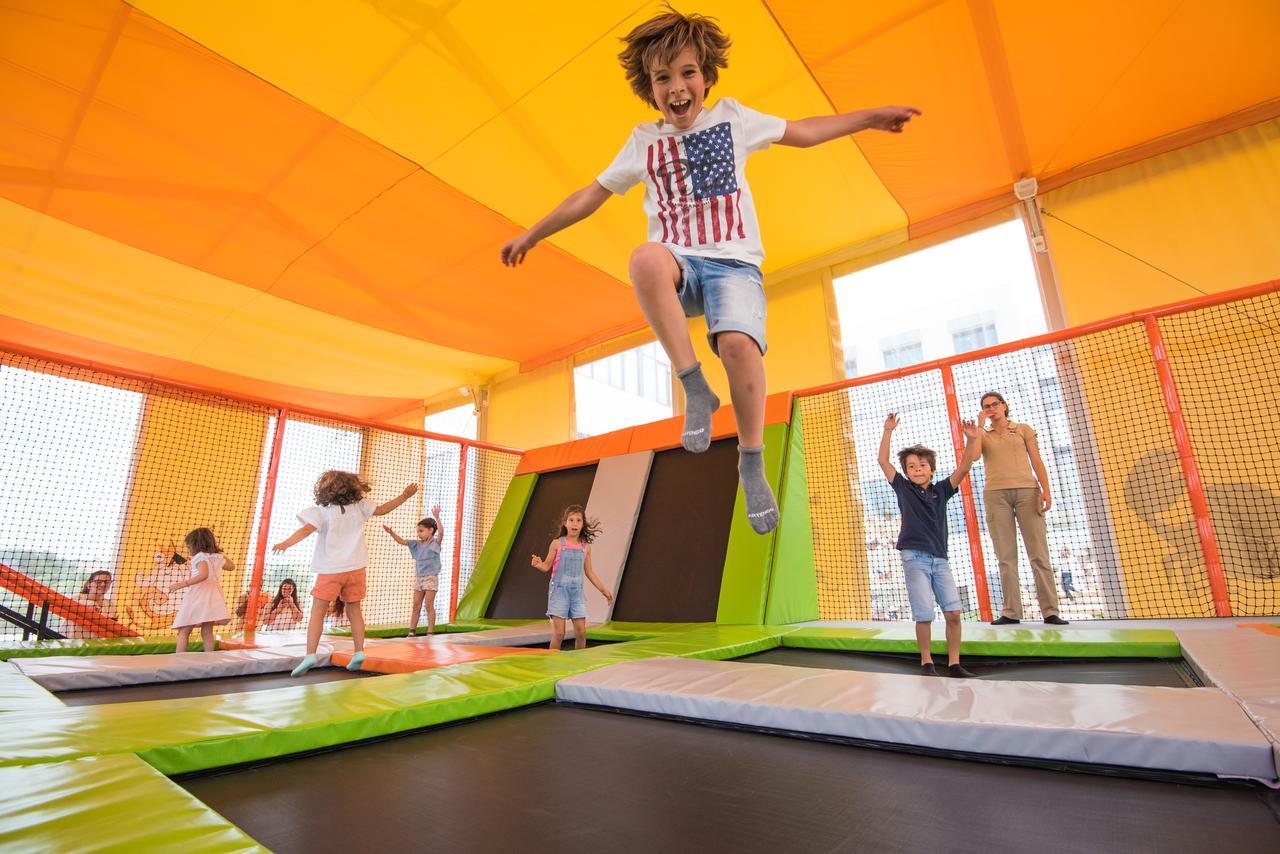Vila Gale Sintra Esterno foto Children playing at an indoor playground